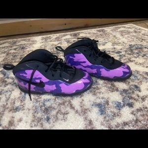 Kids Purple Camo Air Nike Foamposites Sneakers size 10c